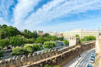 Tryp Sevilla Macarena Hotel Exterior photo