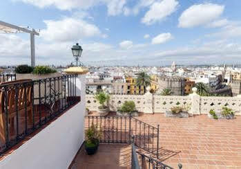 Tryp Sevilla Macarena Hotel Exterior photo