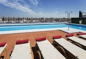 Tryp Sevilla Macarena Hotel Exterior photo